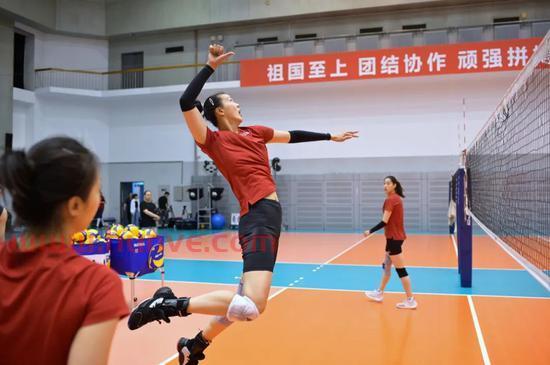 羽毛球大奖赛中国女排名单（中国羽毛球世界冠军女）