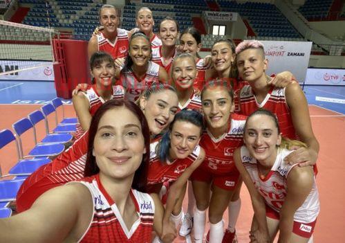 中国女排战美国直播间（中国女排对战美国女排直播***5）