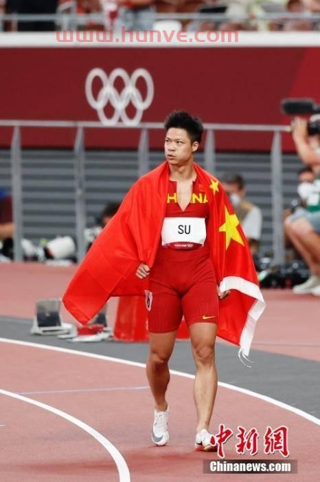 苏炳添任闭幕式旗手