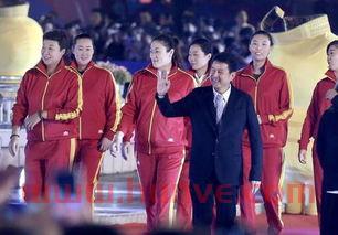 中国女排队员走红毯(中国女排队员走红毯图片)