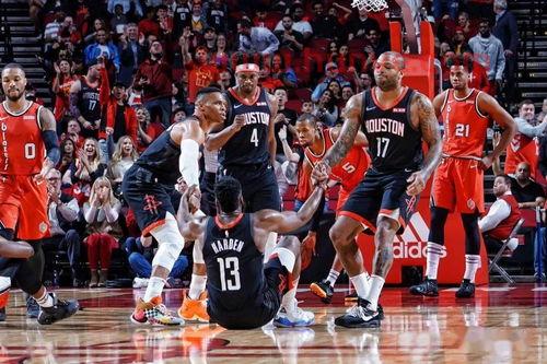 火箭队壁纸威少和哈登(nba火箭队徽壁纸)