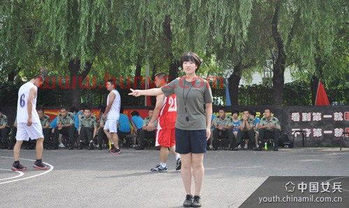 第一裁判篮球比赛视频(第一裁判员的位置在什么上)