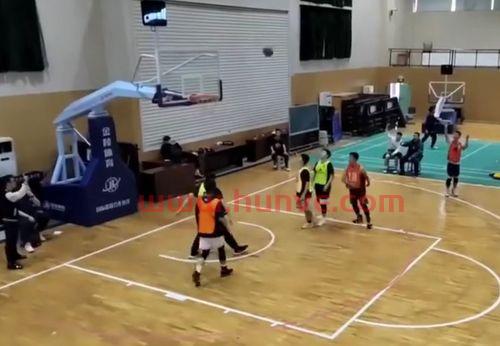 初中生篮球比赛裁判(中学生篮球裁判解说视频)